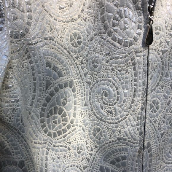 Chico’s Metallic Jacquard Zip Formal Blazer Lined White Shimmer Size 2 - Picture 4 of 8